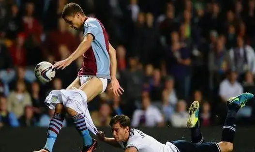 体坛四大尴尬瞬间姚明上榜浅田真央让安倍难堪他被扯掉裤子