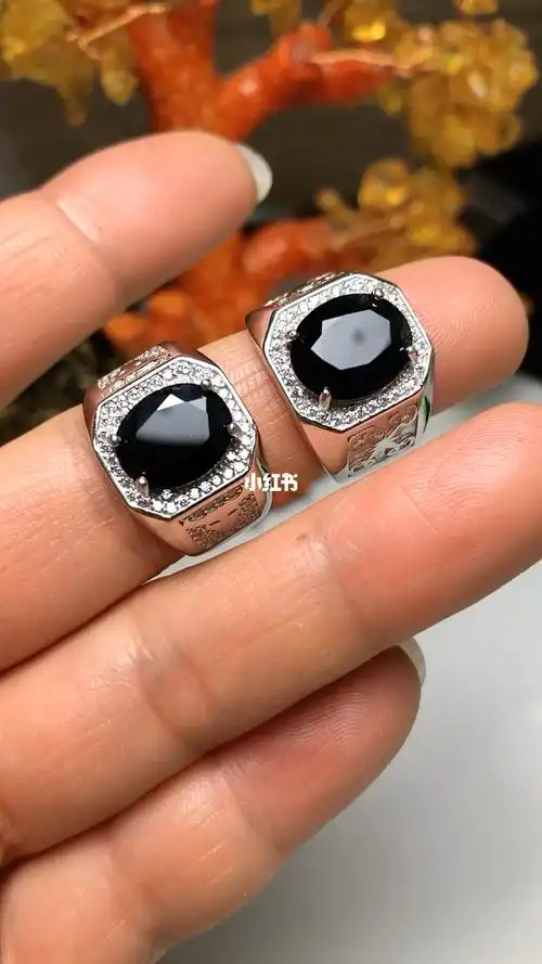 925银镶嵌天然蓝宝石男戒大的399小的299配证书