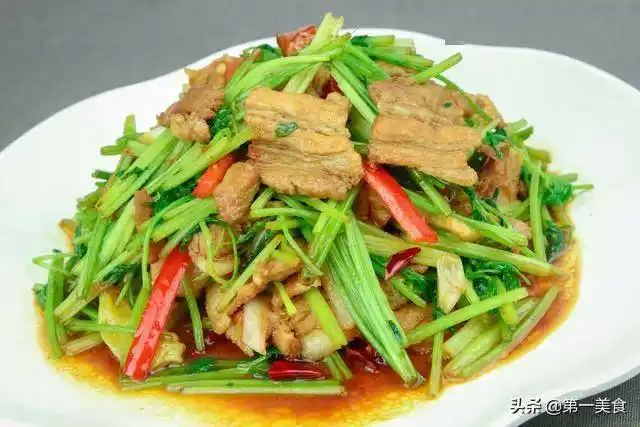 大厨教你做毛芹五花肉,肥而不腻,越吃越香