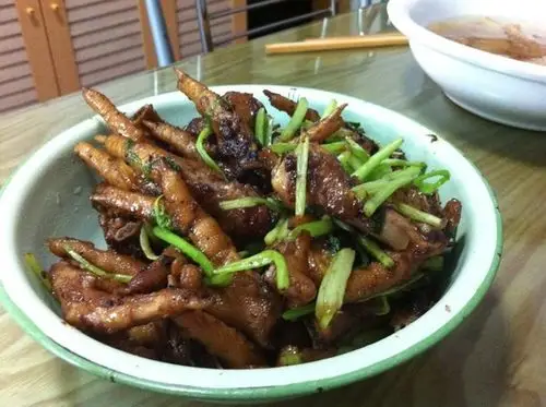 小乙哥1做的爆炒鸡爪菜