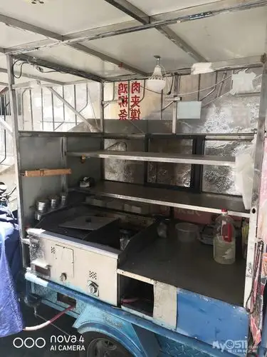 多功能小吃三轮车转让,电瓶48伏20安,价格2000,可以做油炸,铁板