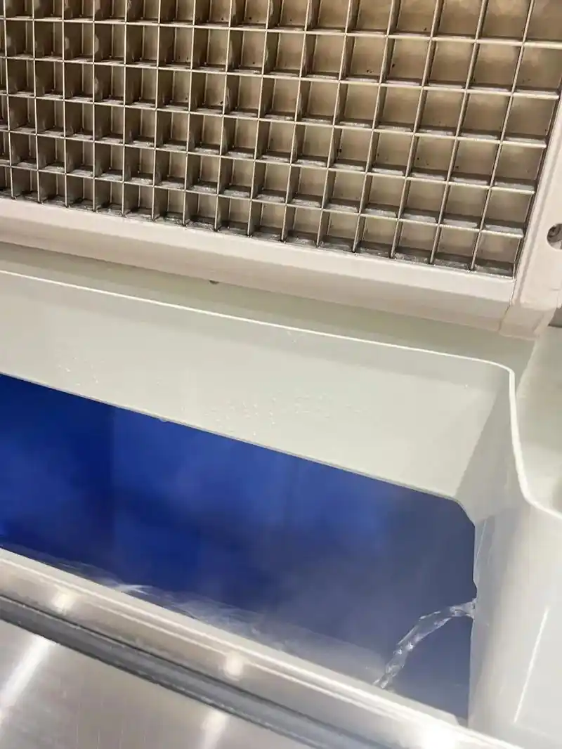 又是废水的一天,清洗制冰机#热门音乐97 #附近#专业生产厂 - 抖音