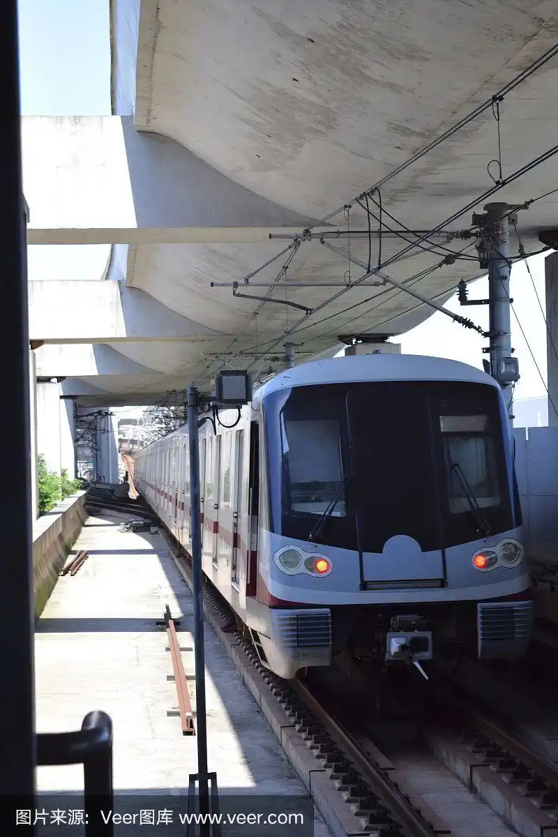 上海地铁11号线列车