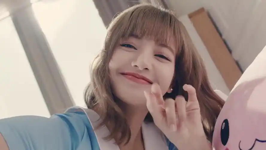 自截× lisa 连续帧 顺序保存 看简介 - 堆糖,美图壁纸兴趣社区