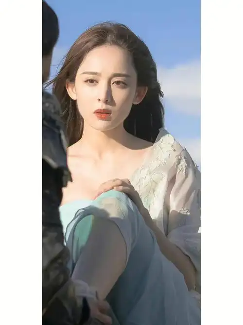 笔记灵感  在《真61三国无双》电影中,娜扎老师饰演的貂蝉可谓疚