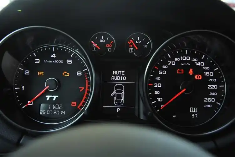 【奥迪tt2013款coupe 45 tfsi仪表盘背光显示汽车图片-汽车图片大全】