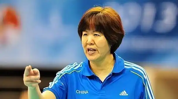 中国女排惠若琪:嫁矮55厘米北大博士,婚礼现场郎平泪崩祝福