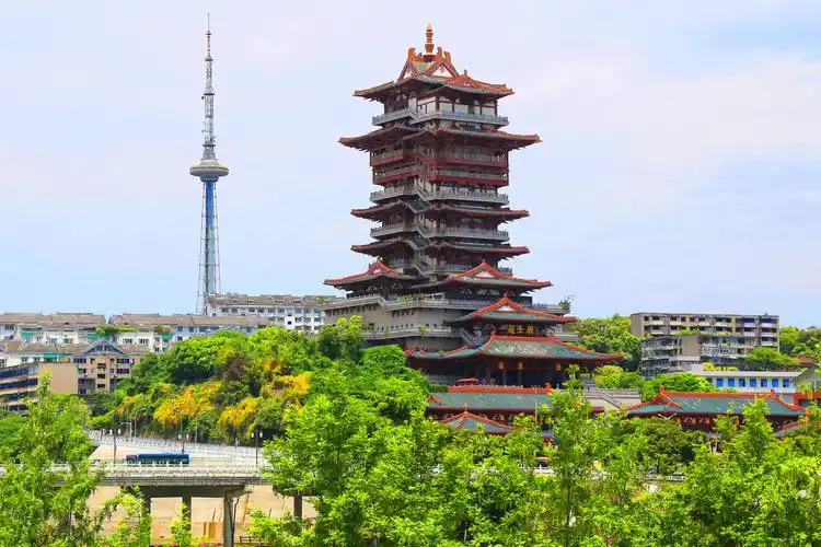 四川绵阳铁牛广场风光