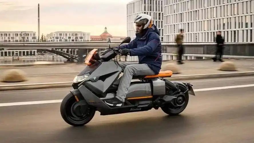 ce-04的车辆极速,续航并不会参考当下主流性能电动摩托车,只用于满足