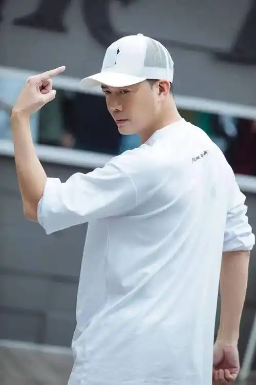 laughing哥谢天华人一定要踏实不要想着一步登天