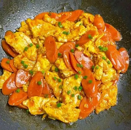 火腿炒鸡蛋这样做,酱香味浓郁,营养美味又简单