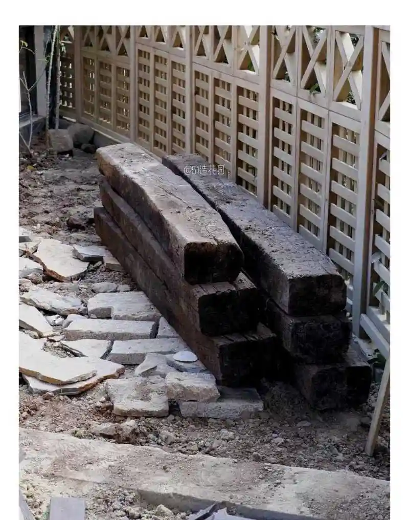 你还记得在旧铁路上踏过的枕木吗?