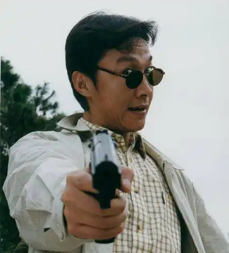 很多人都知道这部剧是根据真实事件改编,当初香港世纪贼王张子强曾