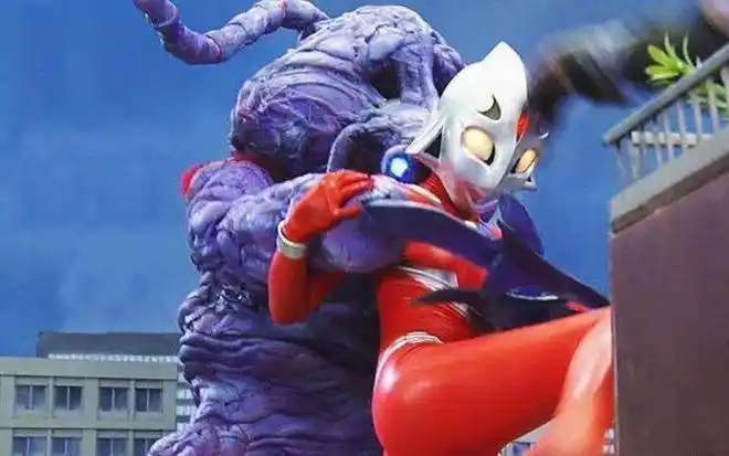 相信内行已经认出来她是谁了,不过不说别的,这个女性奥特曼在颜值身材