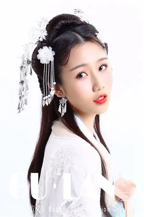 素雅盘发仙气满满的古装美人