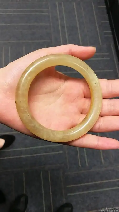 清代玉镯 - 中华古玩网 - 古董收藏,古玩收藏,古玩鉴定,古玩专场,古玩