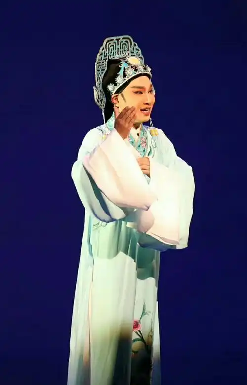 越剧《血手印》剧照