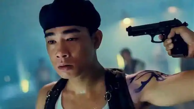 古惑仔3山鸡带着炸药出现救出浩南