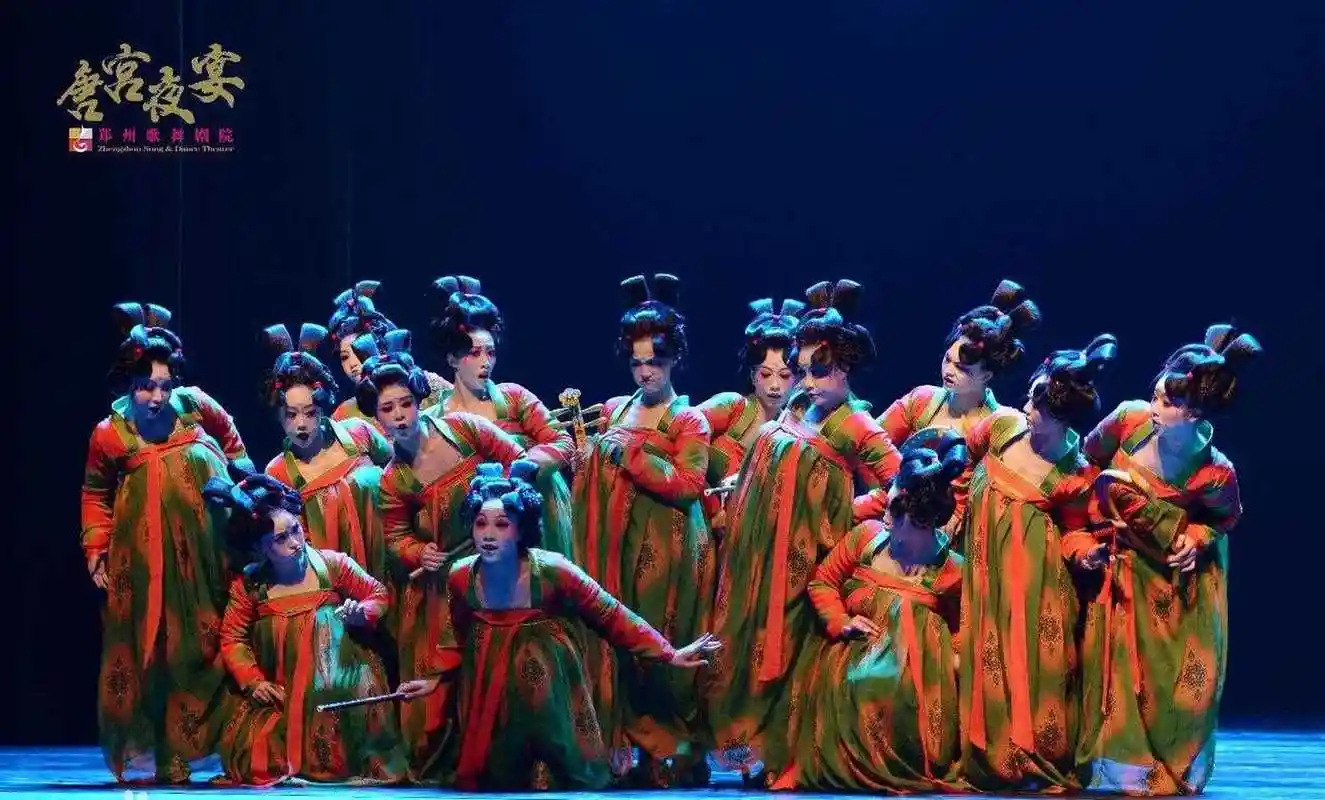 真的有被《唐宫夜宴》惊艳到,没想到《我们这十年》把《唐宫夜宴》拍