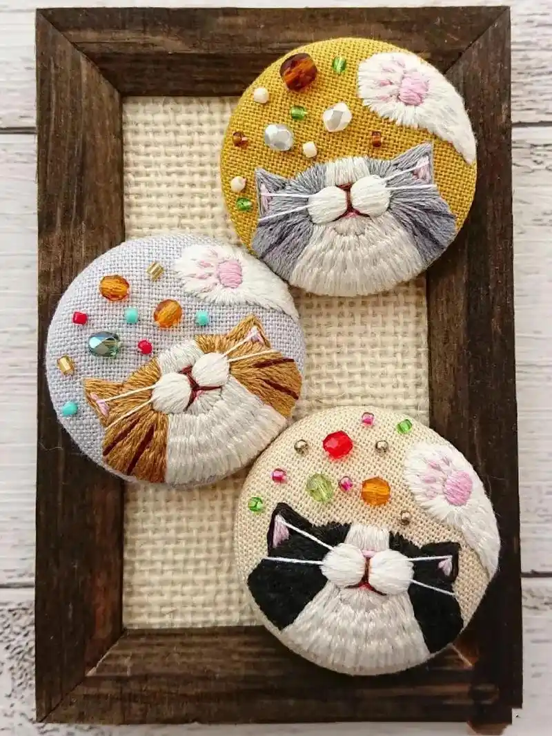 猫咪刺绣.迷你小猫咪刺绣欣赏 图片来自网络 #手工爱好者 # - 抖音