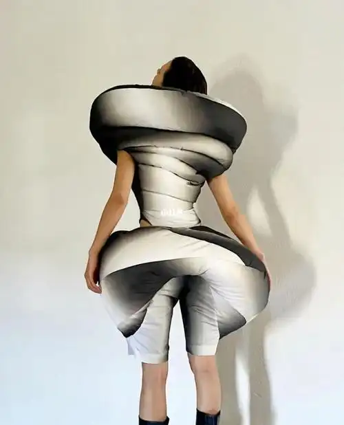 笔记灵感  #创意  #设计  #服饰  #品牌设计  #服装设计  #未来感