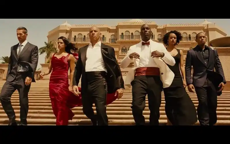 【速度与激情7】〖精彩片段07〗前去阿联酋阿布扎比拿回装备