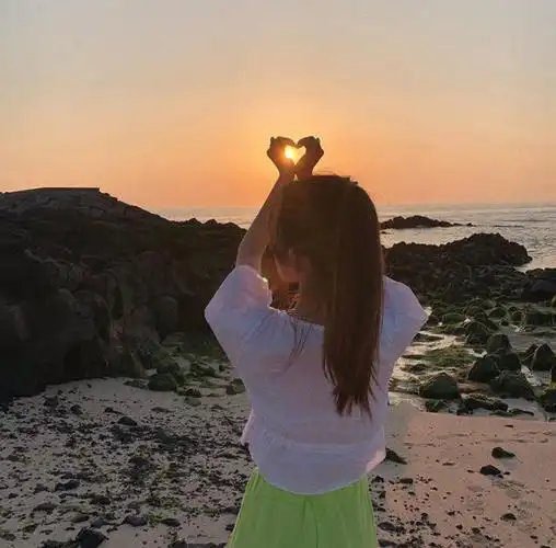 女生头像 戳赞收获美好爱情78