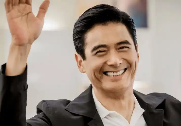 近期,有网友晒出周润发庆祝68岁生日宴会的画面,周润发满脸红光笑容