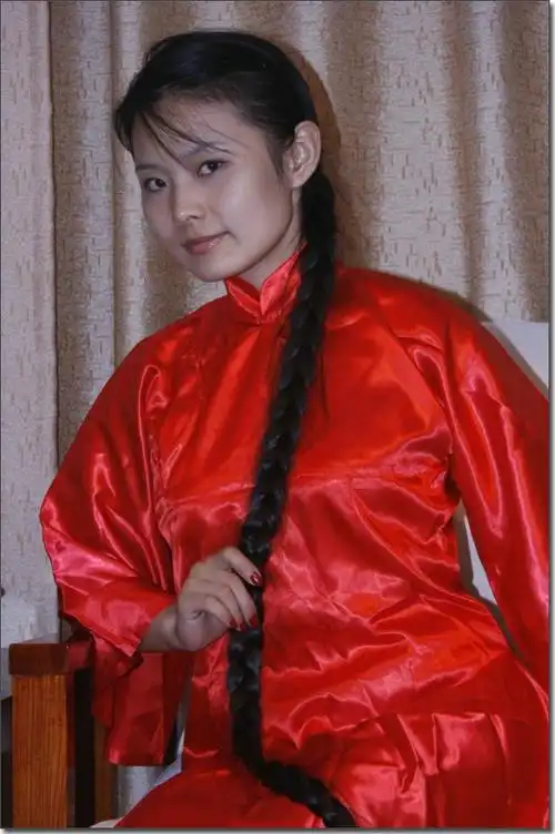 大辫子于静的长发美照 图片_中国长发