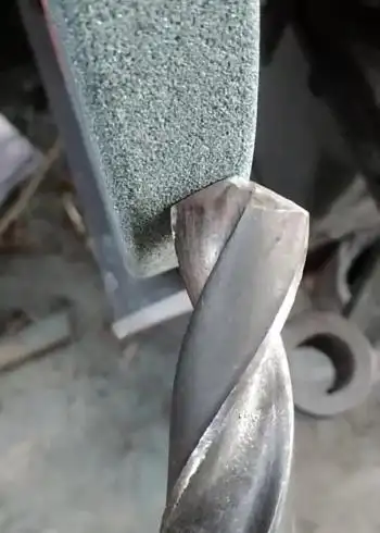 磨钻头有妙招老师傅分享最标准的磨钻方法