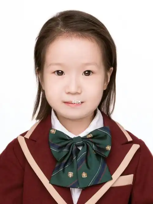 93小朋友发型没弄好拍的照片本来已经不抱什么希望了#女童  #证件照