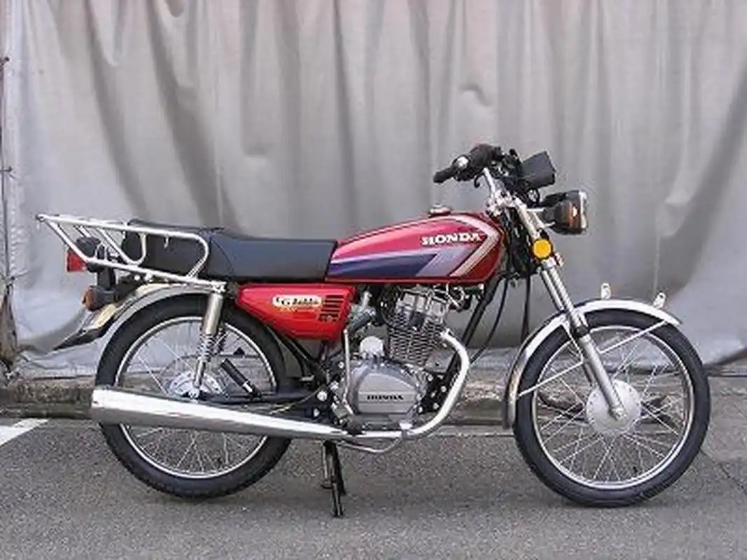 摩托车# 说到国内经典的摩托车,五羊本田cg125可算是其中的代表,而且