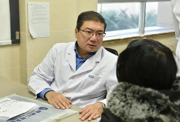 积水潭手外科专家坐诊不能自我放弃怀揣希望勤锻炼