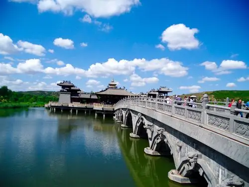 山西大同云冈石窟风光