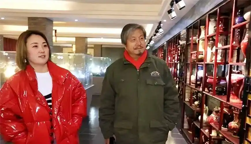 纪实:他是国家一级演员,被印在了"冥币"上想打官司却找不到人_王卫国