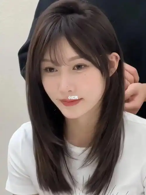 初恋中长锁骨发