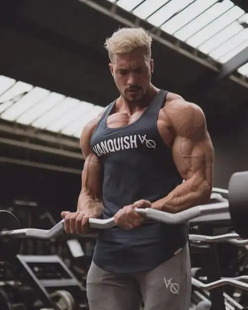 德国小哥上演胸肌拉丝舞靠一身变异肌肉火爆全球健身圈