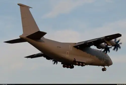 乌克兰安70运输机换装涡扇动力变身战略运输机