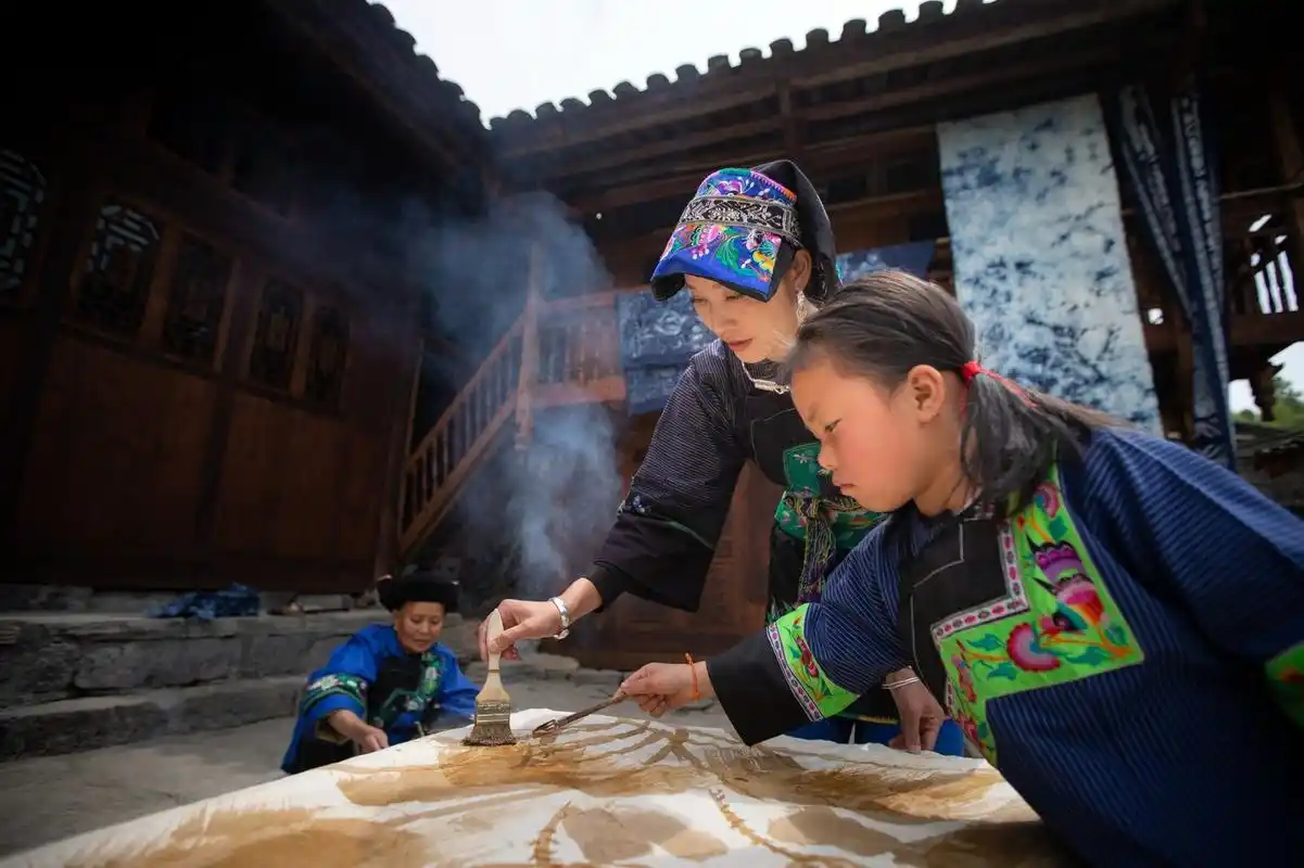 摄影丨陈志平湘西蜡染