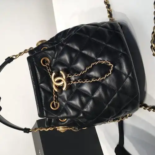 chanel最新款水桶包