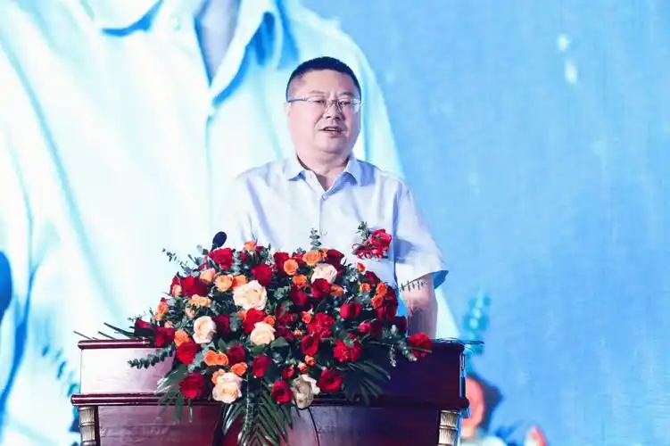 大连山海集团董事长周志峰对此,大连山海集团董事长周志峰表示,"作为