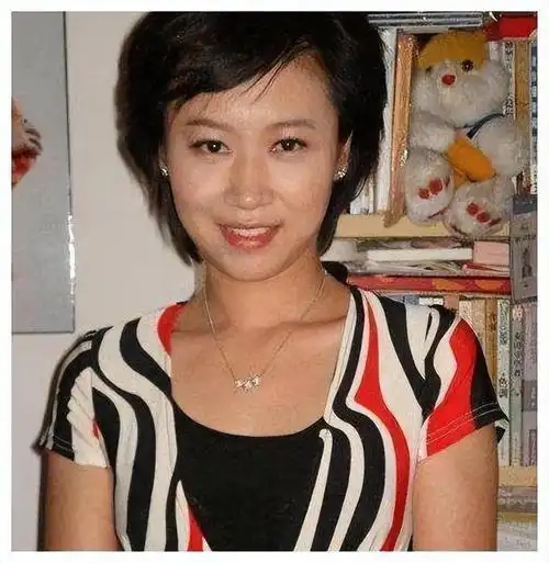 回顾著名主持人魏笑新婚24小时离世丈夫至今未娶