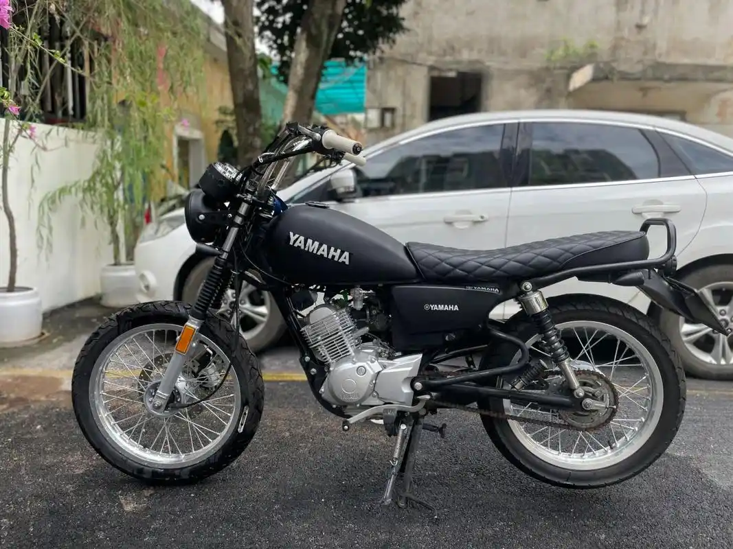 绝版复古雅马哈天俊125 19年成色新,买回来都是玩改装的,全条幅轮胎