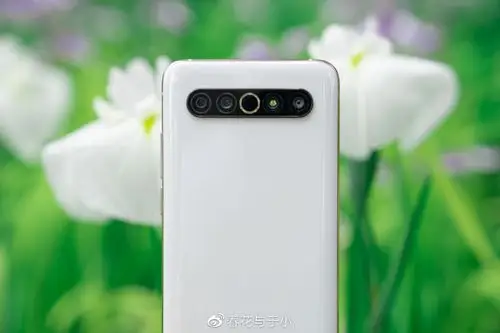 接近艺术品的手机魅族17pro定白体验