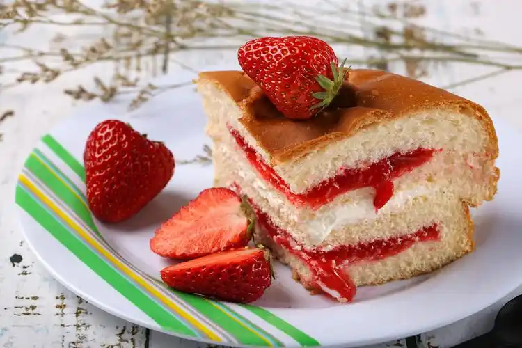 三角蛋糕草莓芒果蓝莓