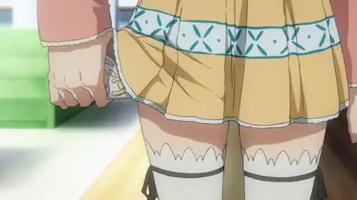 你永远不知道女生能从裙下掏出什么,"裤裆藏雷"都是基本操作!