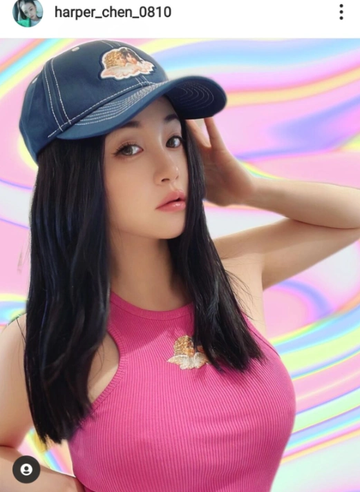 陈昱霖晒性感照片,代言某品牌服装,被网友质疑"打擦边球"