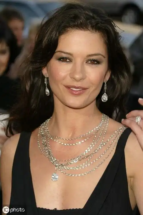 凯瑟琳泽塔琼斯