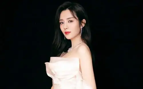 王晓晨唯美仙气写真桌面壁纸