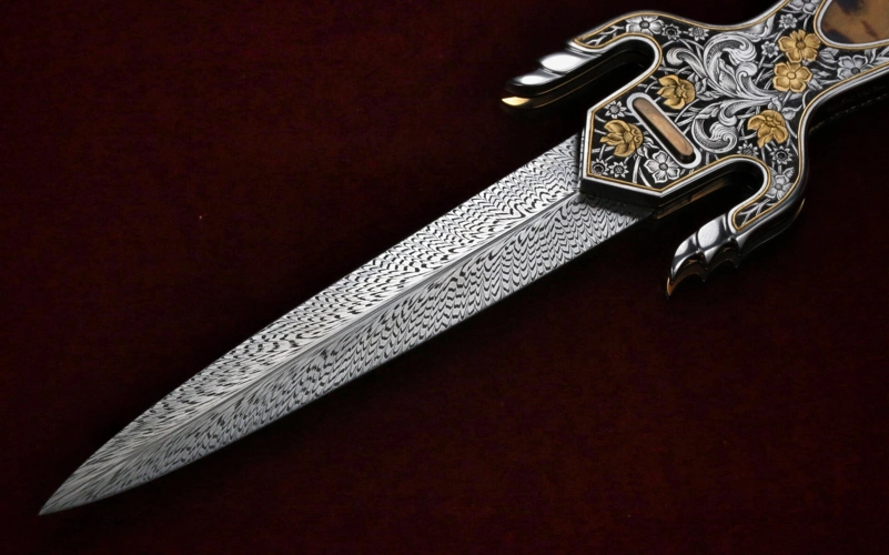 牛顿全雕刻羽毛大马匕首,手工锻造和艺术结合的巅峰